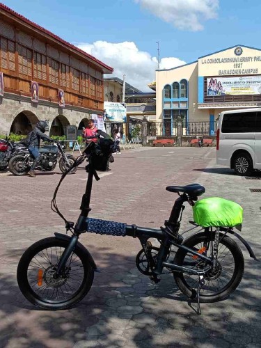 Photo of a bicycle at the compound of Barasoain Church 