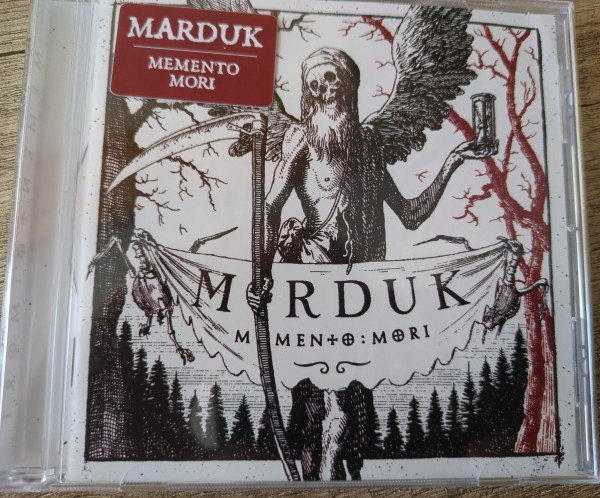 Zdjęcie płyty Marduka o tytule Memento Mori. Białe tło, czarny szkieletor.