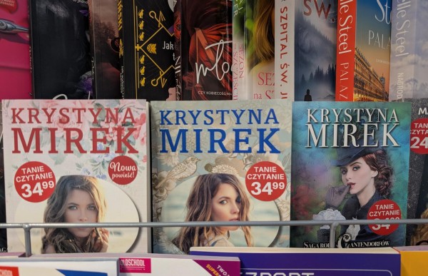 ja trzech książkach jest wypisany autor: Krystyna Mirek